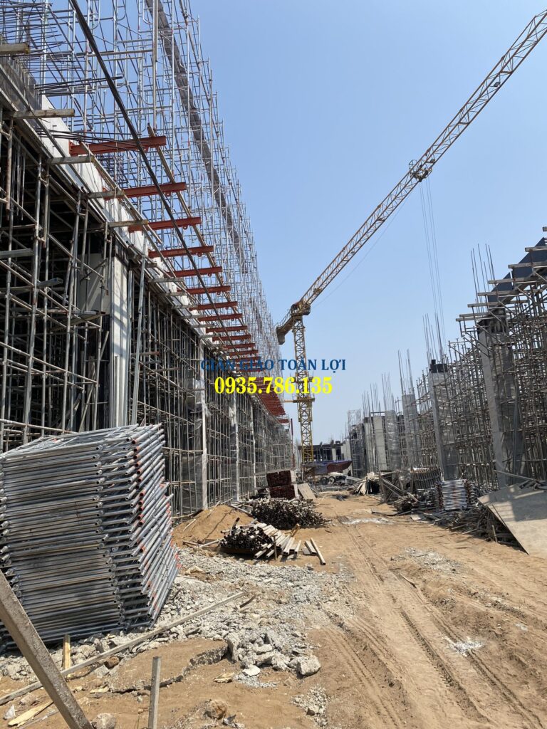 Giàn giáo nêm kẽm