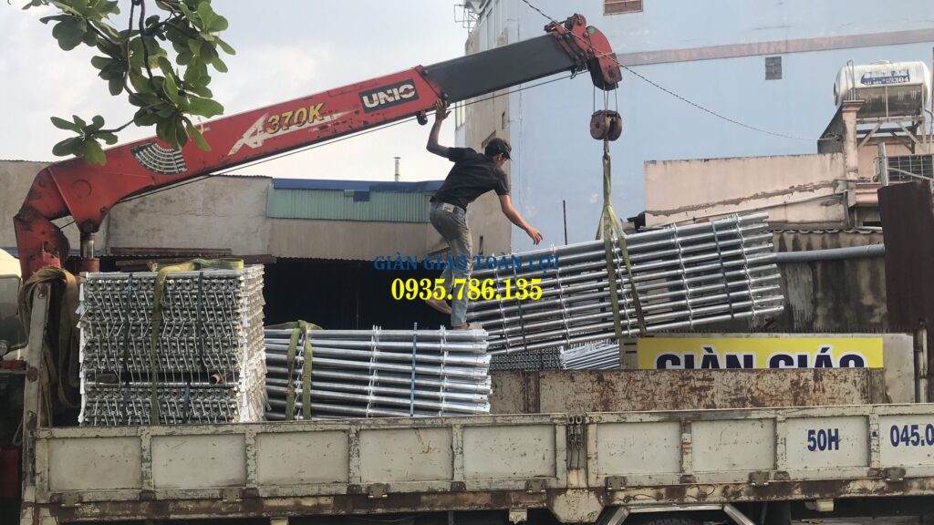 Cách gọi đúng Giàn giáo hay Dàn Giáo