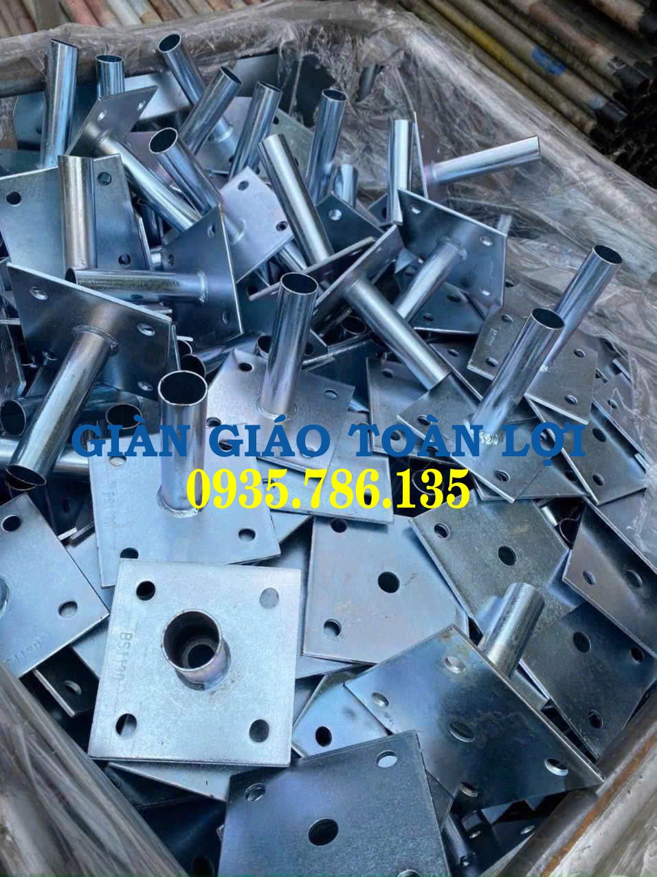 Chân đến Bs1139 giàn giáo