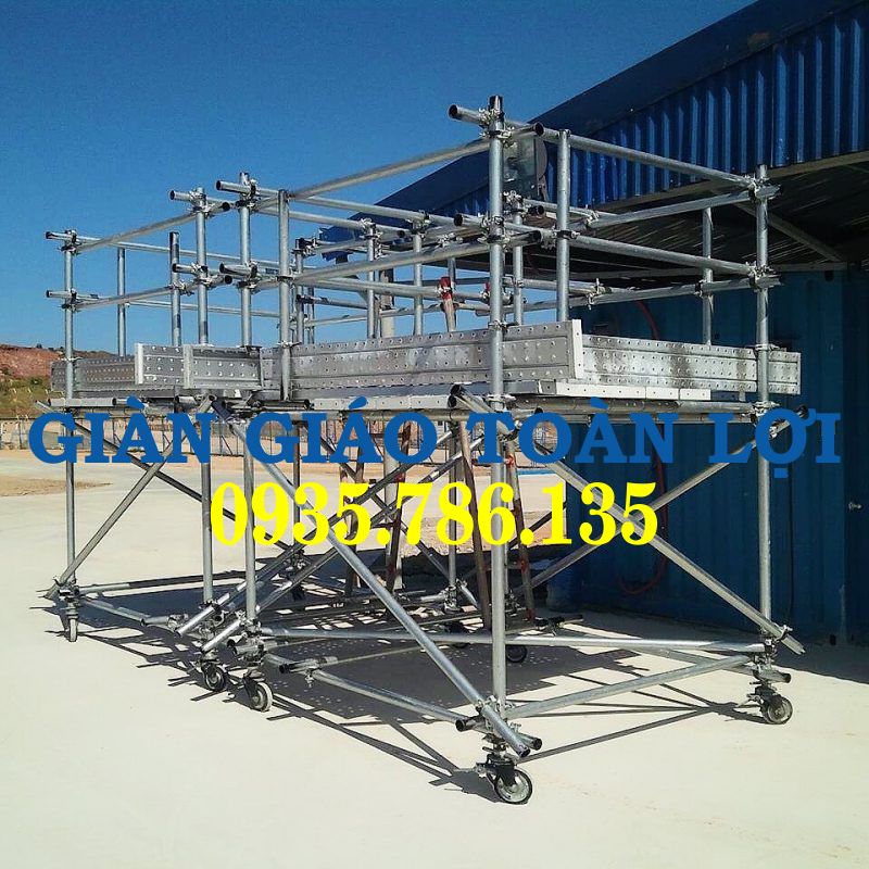 Giàn giáo ống thép BS1139 lắp đặt tại công trình