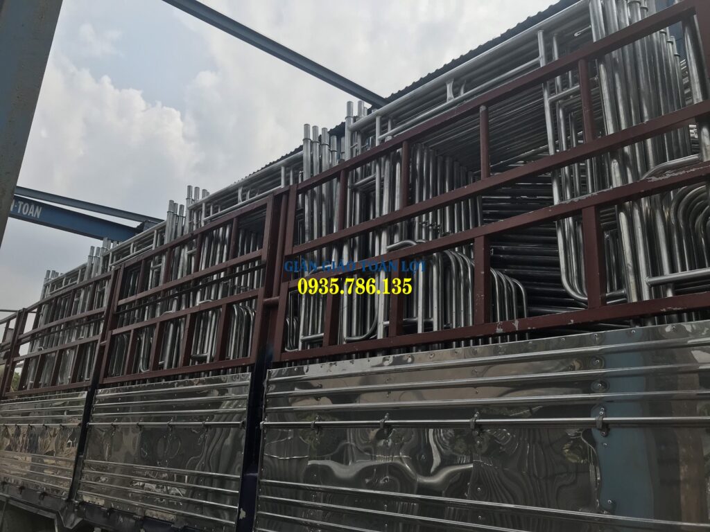 Dàn giáo khung tại xưởng sản xuất