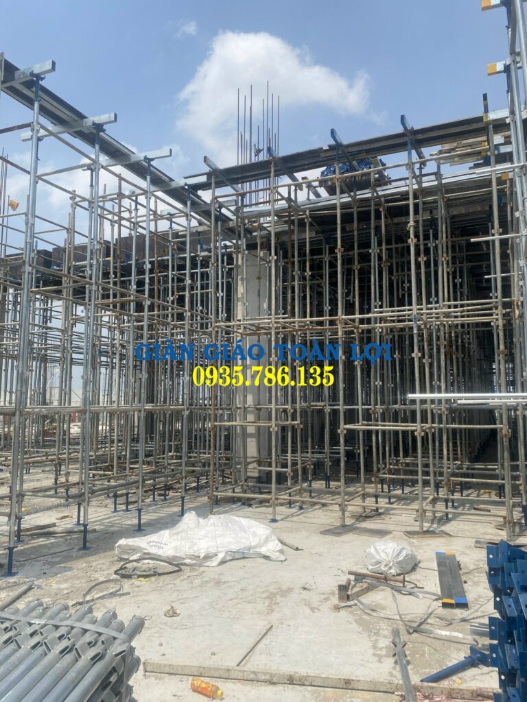 GIÀN GIÁO XÂY DỰNG THI CÔNG GIÁO NÊM