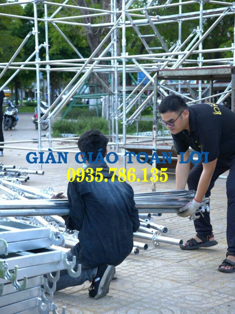 Mâm giàn giáo lắp đặt sư kiện