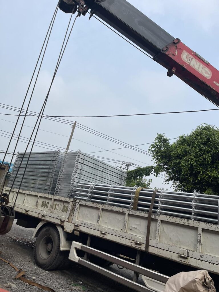 Mua giàn giáo nêm mới