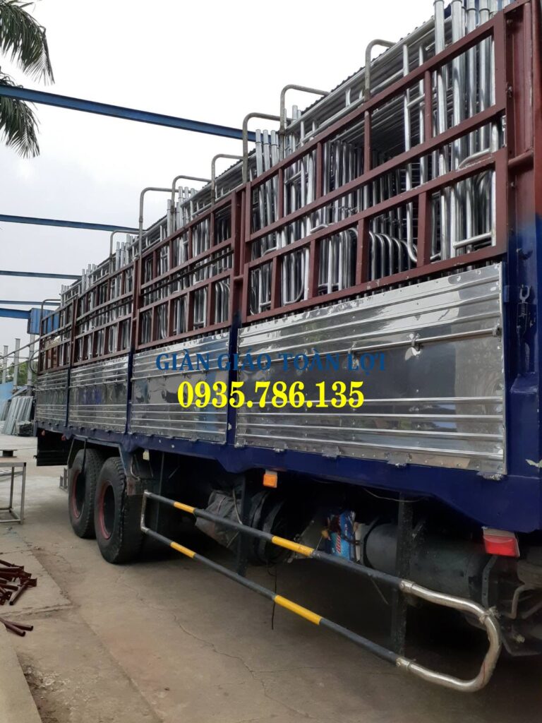 Mua giáo Tiệp