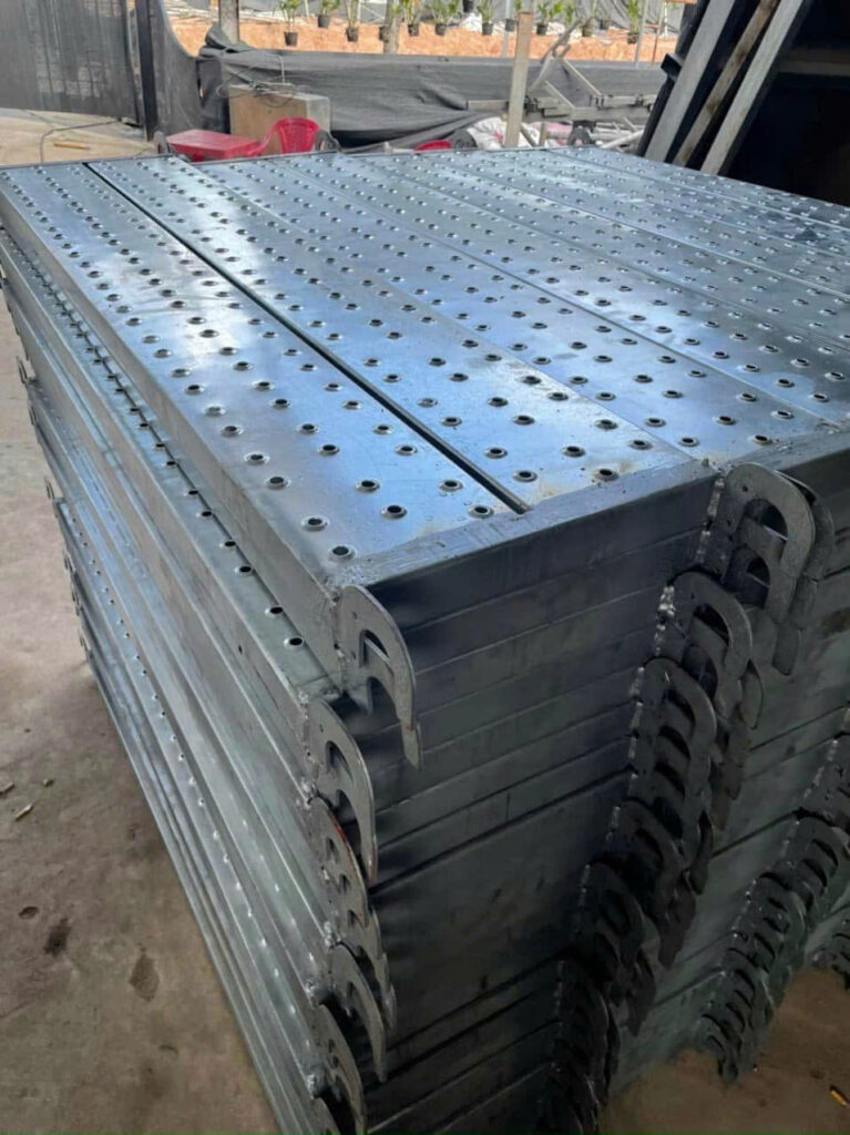 Mâm giàn giáo nặng bao nhiêu kg