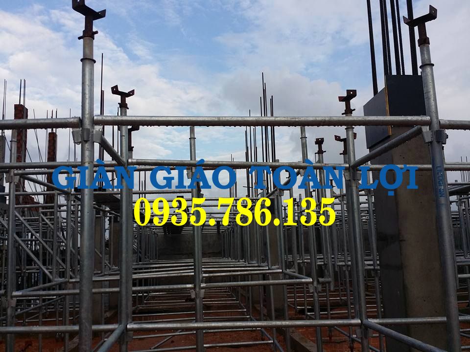 Giàn giáo cho nhà dân biệt thư