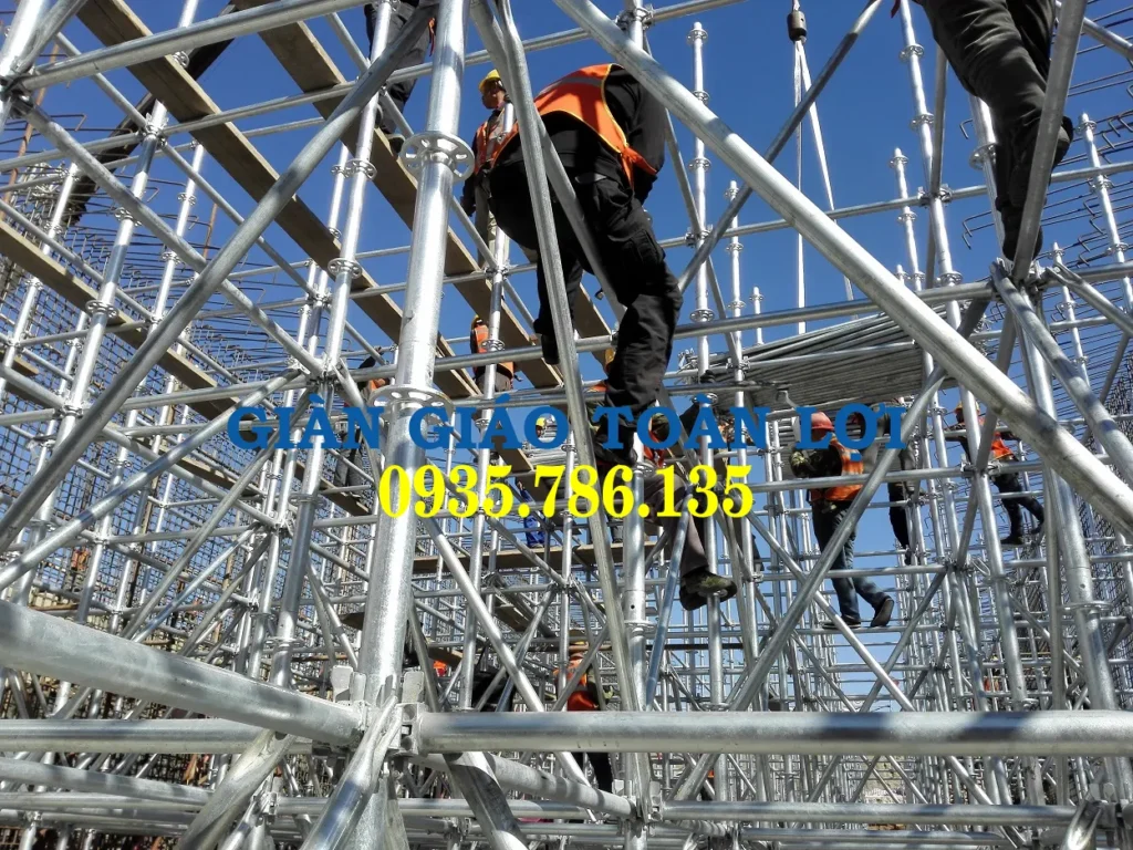Thi công lắp đặt giàn giáo Ringlock tại công trình Đồng Nai