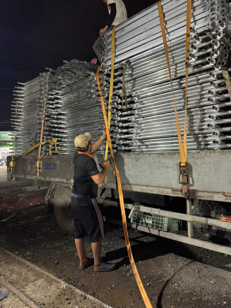Giàn giáo Miền tây